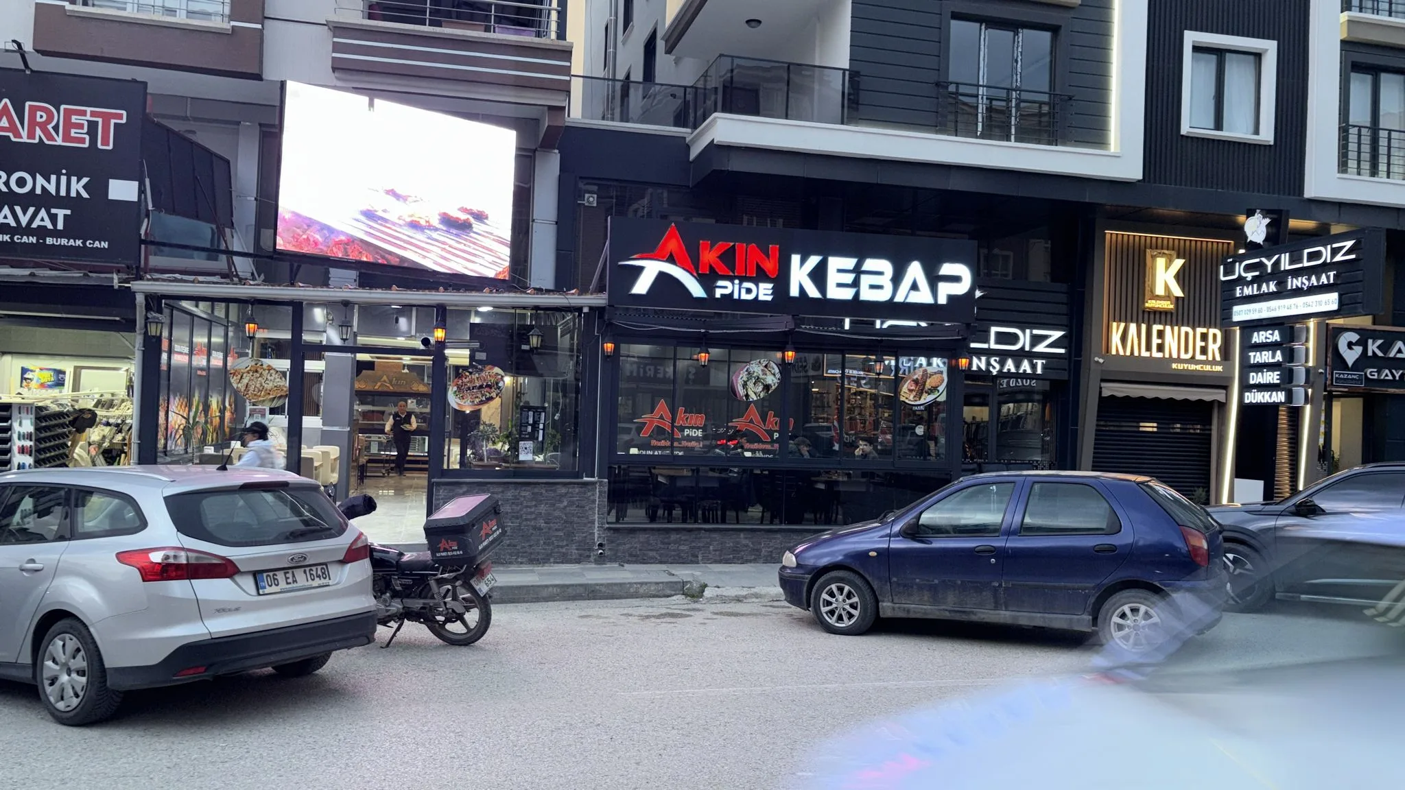 Akın Pide Akyurt - Dış cephe ve neon tabela